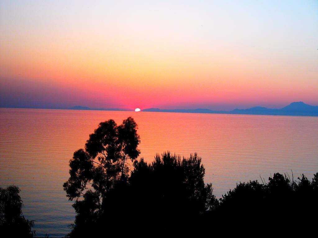 Villa Laura Sea View Apartments Santa Maria di Castellabate Luaran gambar