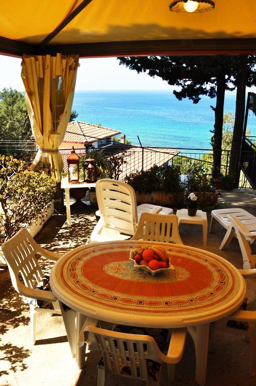 Villa Laura Sea View Apartments Santa Maria di Castellabate Luaran gambar