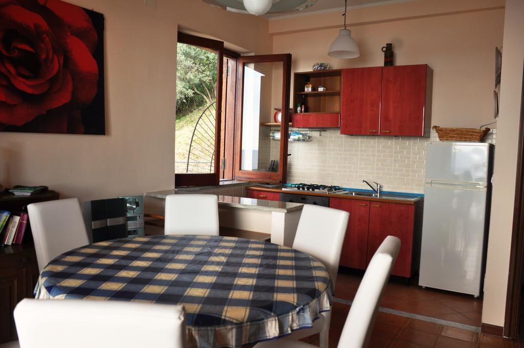 Villa Laura Sea View Apartments Santa Maria di Castellabate Luaran gambar