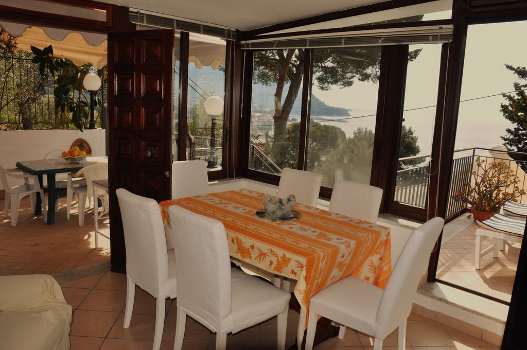 Villa Laura Sea View Apartments Santa Maria di Castellabate Luaran gambar