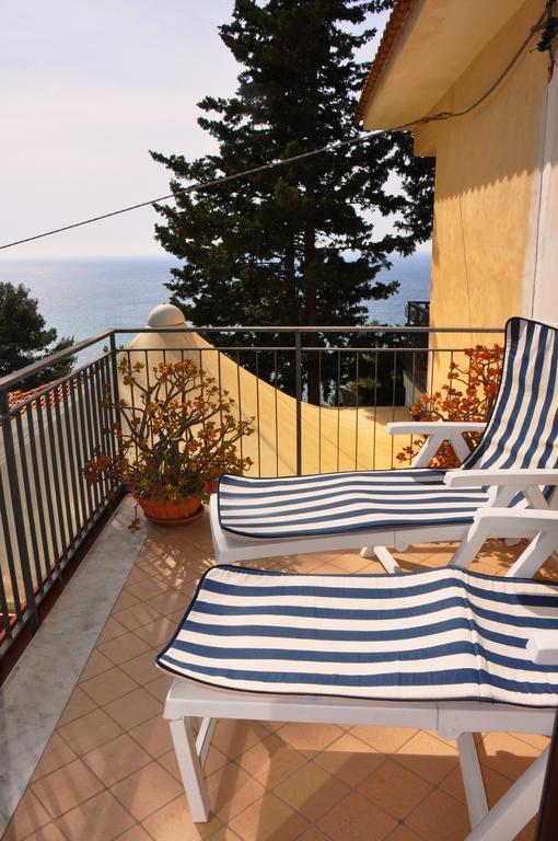 Villa Laura Sea View Apartments Santa Maria di Castellabate Luaran gambar