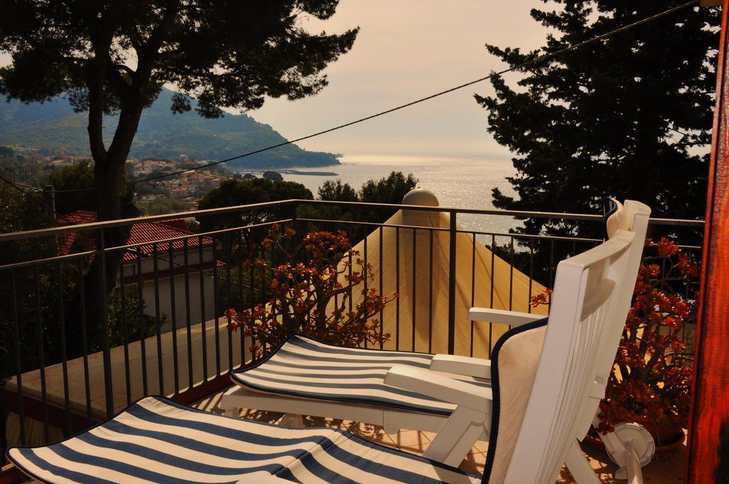 Villa Laura Sea View Apartments Santa Maria di Castellabate Luaran gambar