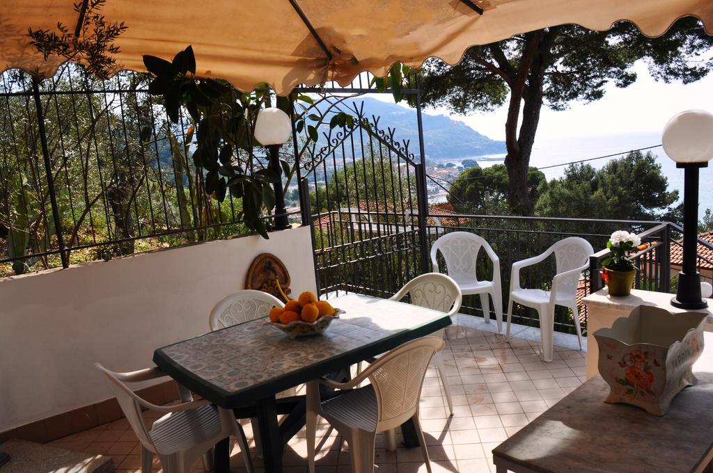 Villa Laura Sea View Apartments Santa Maria di Castellabate Luaran gambar