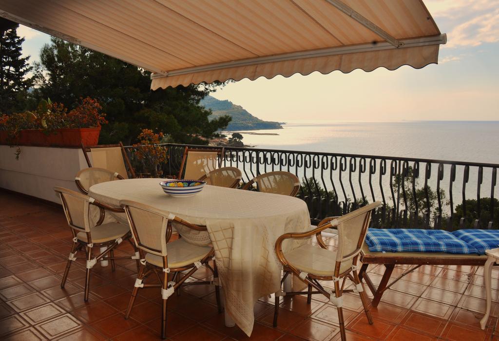Villa Laura Sea View Apartments Santa Maria di Castellabate Luaran gambar