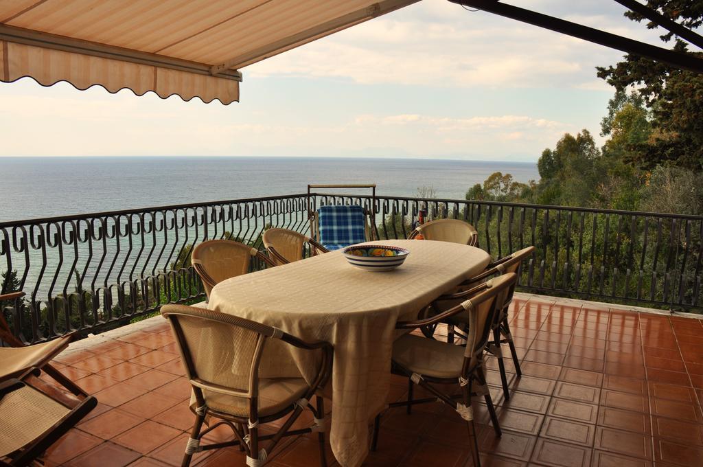 Villa Laura Sea View Apartments Santa Maria di Castellabate Luaran gambar